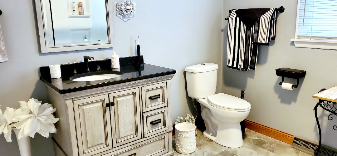 A bathroom with floral decor