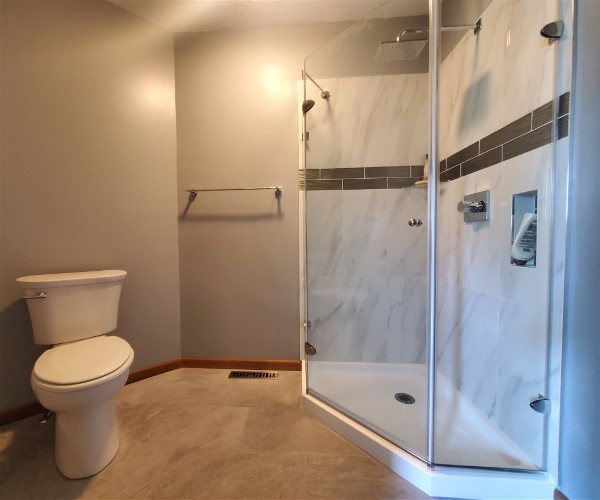 small-bathroom-with-shower-wilson-construction